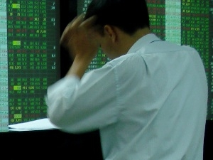 Thiếu lực cầu, chứng khoán tiếp tục rơi